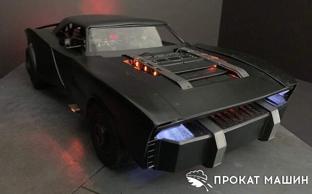 Новенький «Бэтмобиль» Темного рыцаря