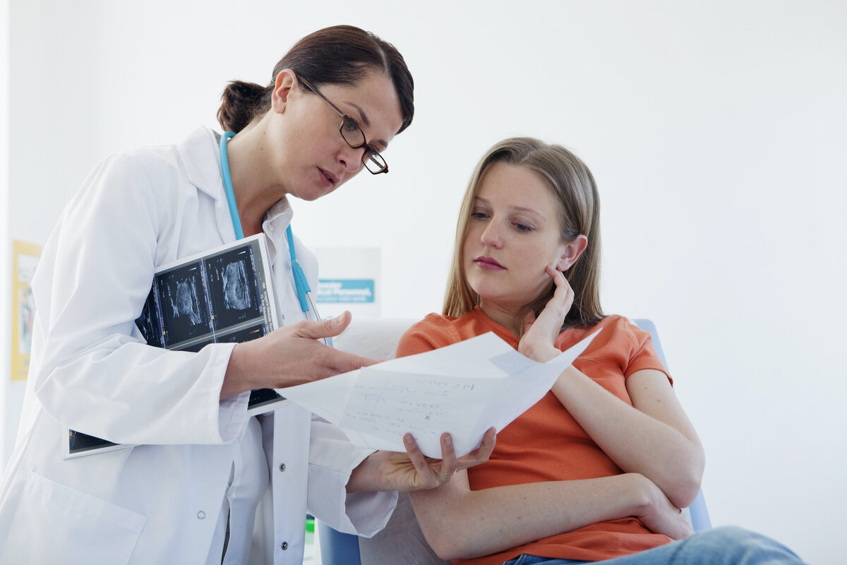 В год пандемии врачи отмечают изменения в практиках поведения пациенток, участившиеся случаи онлайн-консультаций и большую обеспокоенность своим здоровьем. Коронавирус — вторая по популярности причина отказа посещения гинеколога после отсутствия жалоб на здоровье.