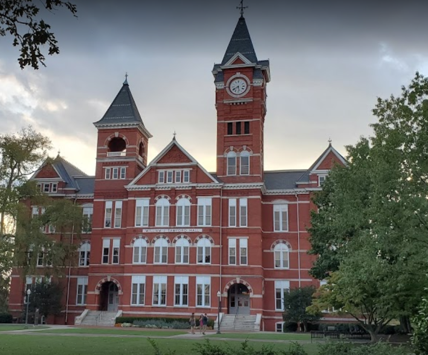 Обернский университет — государственный университет в г. Оберн, Алабама, США. Фото из открытых истчников.