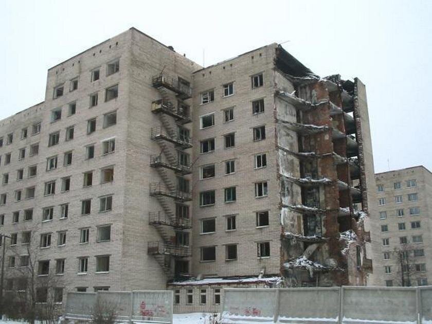 Здание после обрушения.