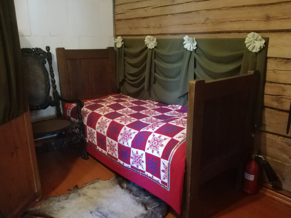 Копия кровати А.В. Суворова