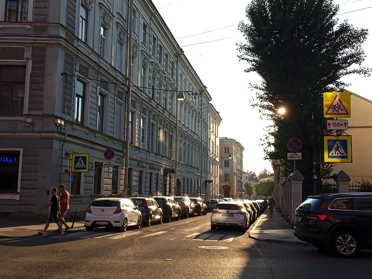 Графский переулок и улица Рубинштейна. Фото автора