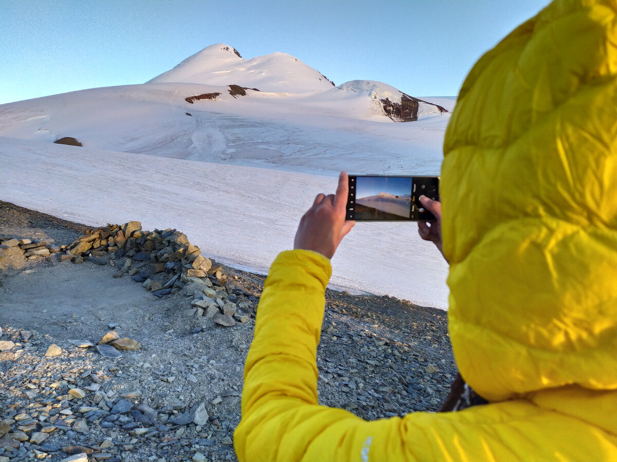 Казбек с севера. Базовый лагерь