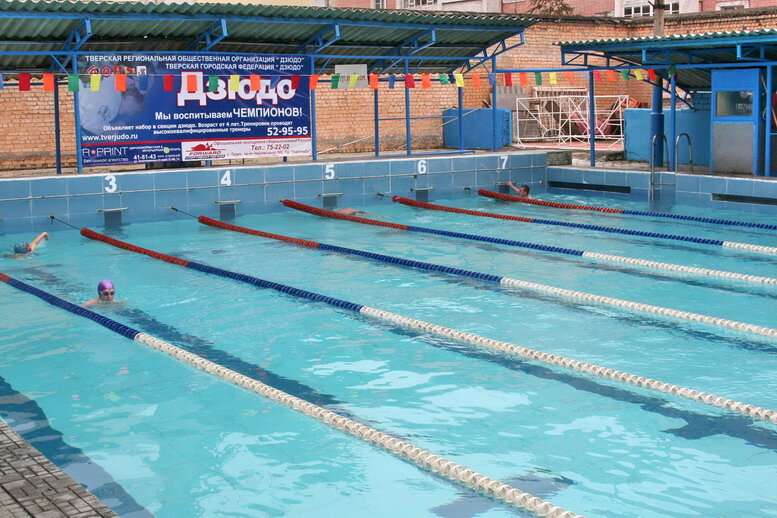 Вот этот бассейн. На 7 дорожке дети прыгали сверху вниз и по ступенькам поднимались снова.