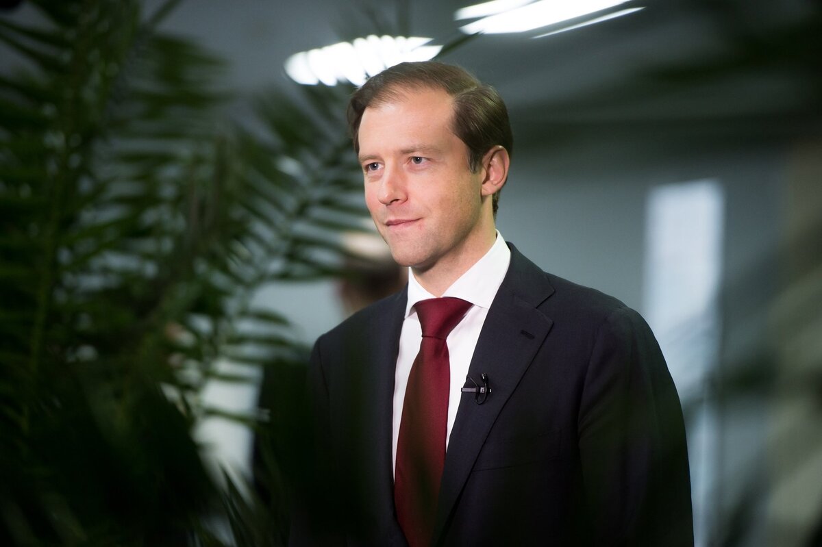 https://pbs.twimg.com/media/Cy-zh3yWgAARVBk.jpg:large