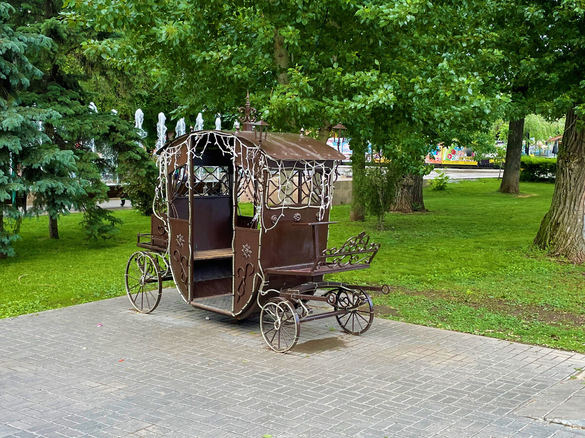 После основной публикации про город Энгельс, что находится в Саратовской области, решила сделать публикацию про этот замечательный парк.-9