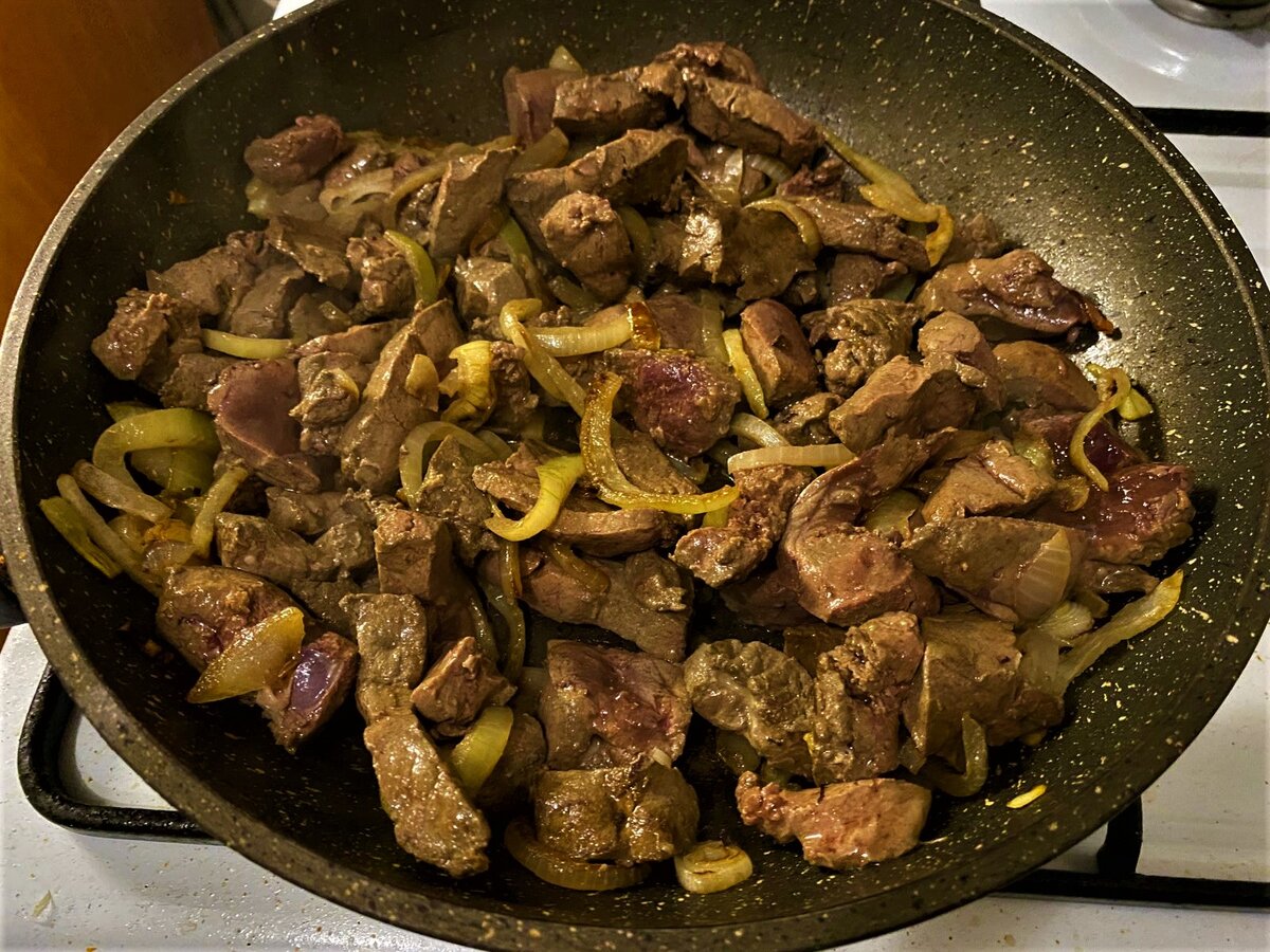 Говяжья печень и репчатый лук