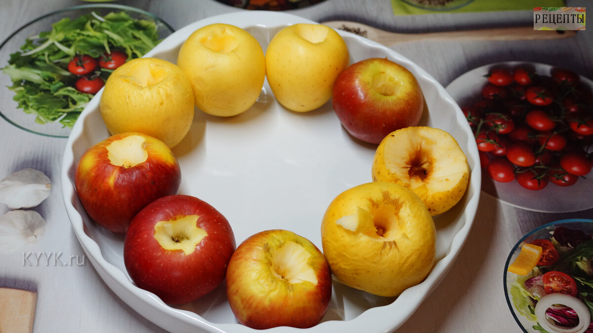 Печеные яблоки польза и вред. Печеное яблоко диабетик. Запеченные яблоки при запоре. Яблоки запеченные по киевски. Печеные яблоки всратое фото.