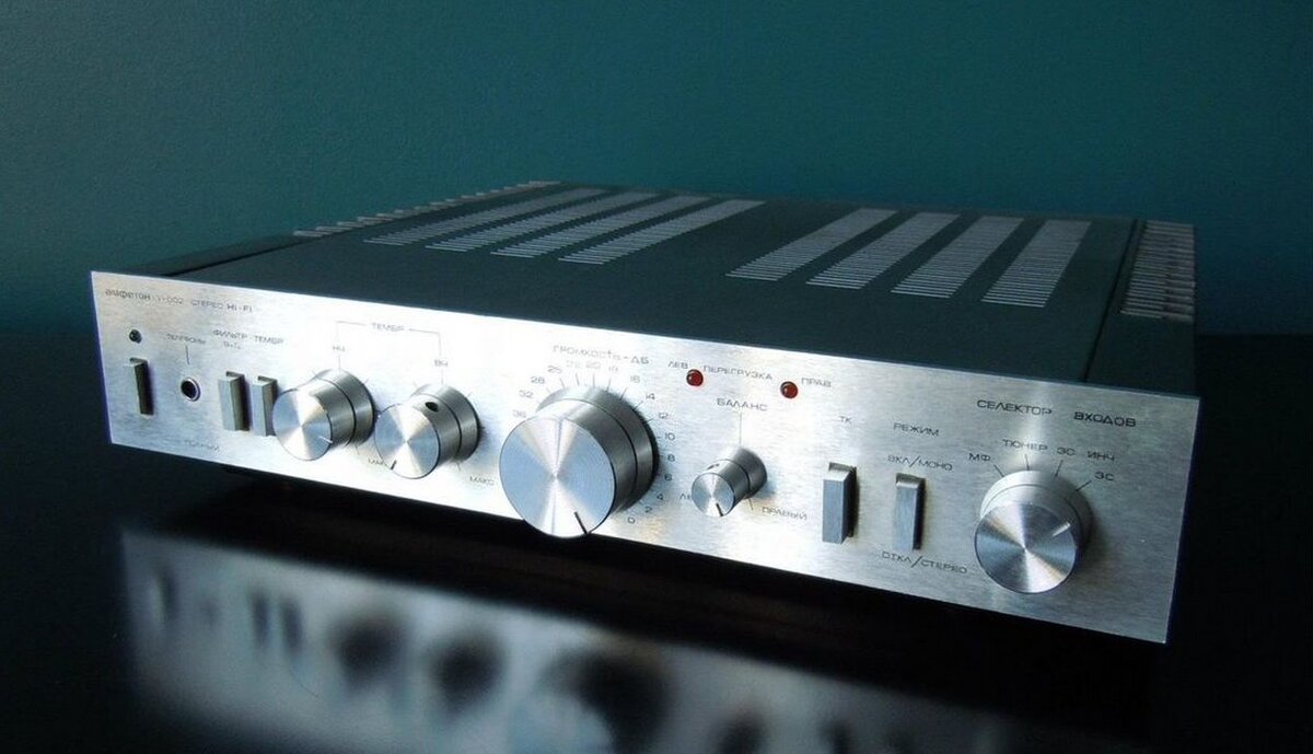 Вот так он выглядит спереди. Весьма симпатичный 