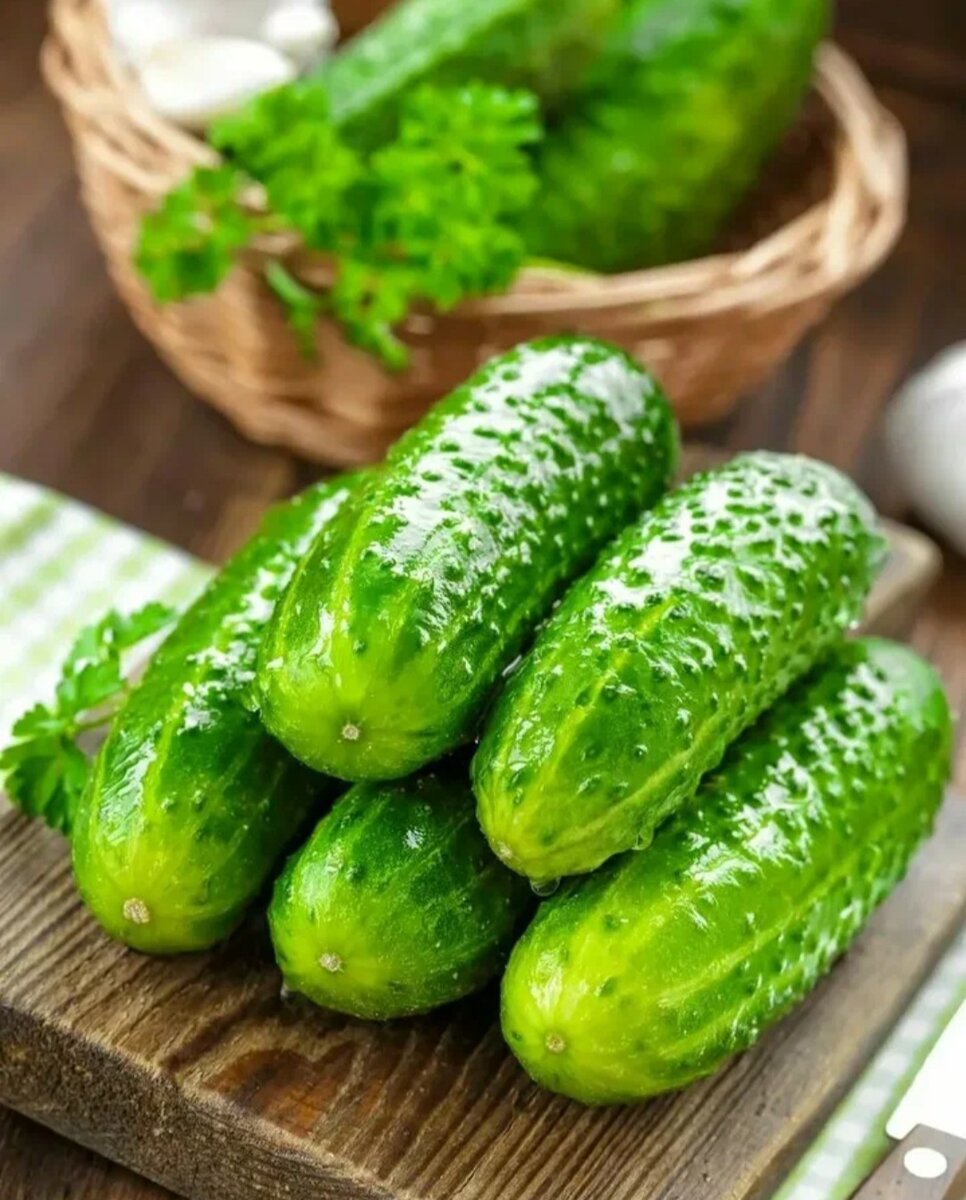 Самые вкусные огурцы. Огурец cucumber. Кьюкамбер Кукумбер. Огурец Заневский f1. Хогерцы.