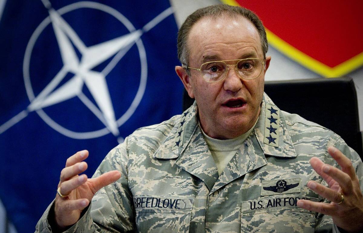 Генерал Филип Бридлав - бывший Главнокомандующий объединёнными силами НАТО в Европе. 