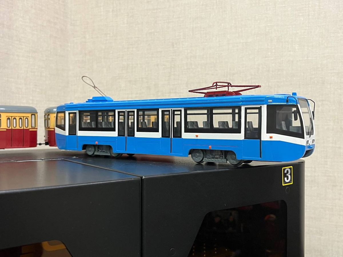 Модель трамвайного вагона 71-619К в масштабе 1:43