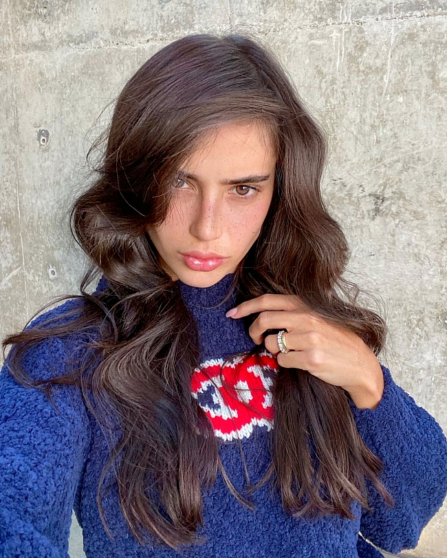 Волосы «богатой девочки» — это условное, но довольно точное название здоровых, плотных, густых и блестящих волос, на которые все смотрят с завистью