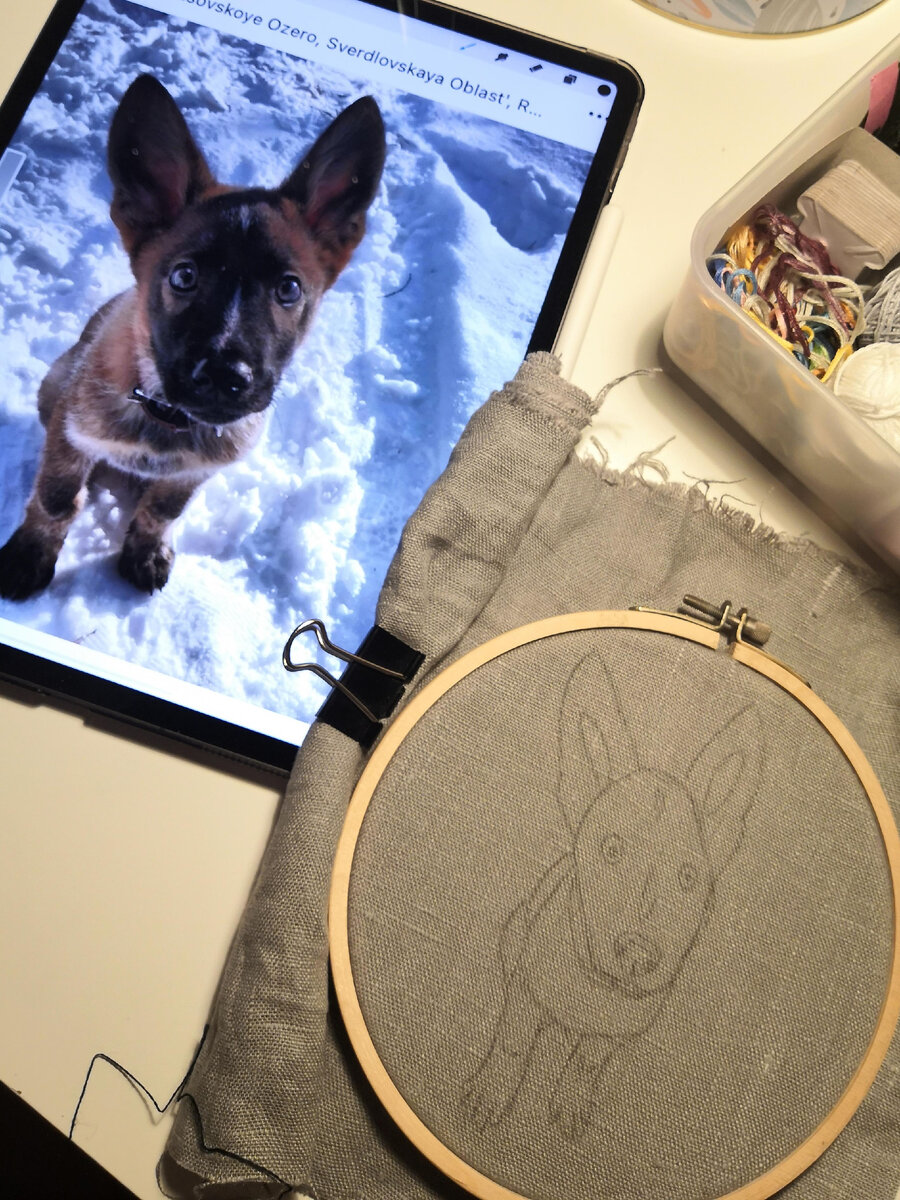 Первый этап - перевод рисунка на ткань