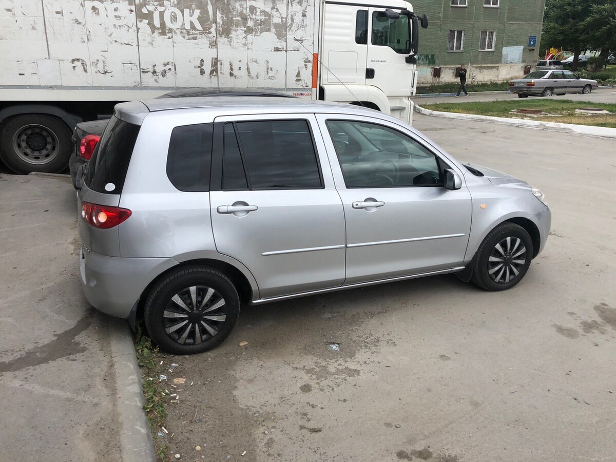Mazda Demio 