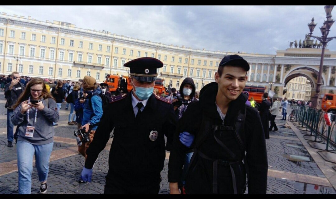 Первые задержания!