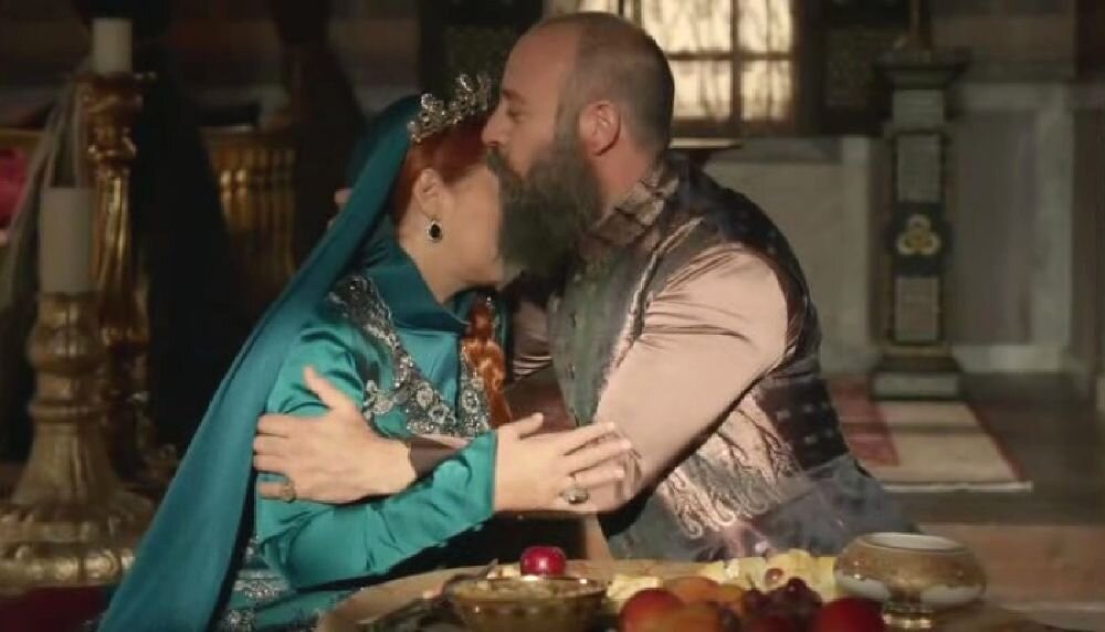 кадр из сериала "Великолепный век"  