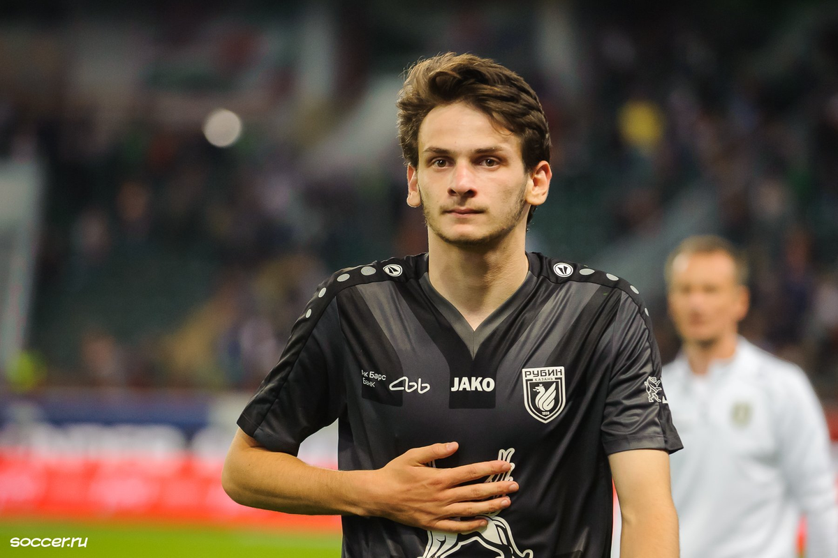 Полузащитник с очень большим потенциалом и пока не высокой ценой.