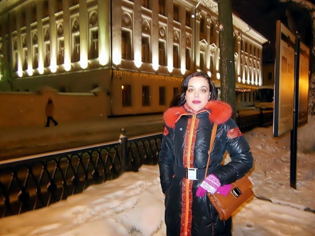 Зима  - ярким цветам не помеха (фото из альбом автора)