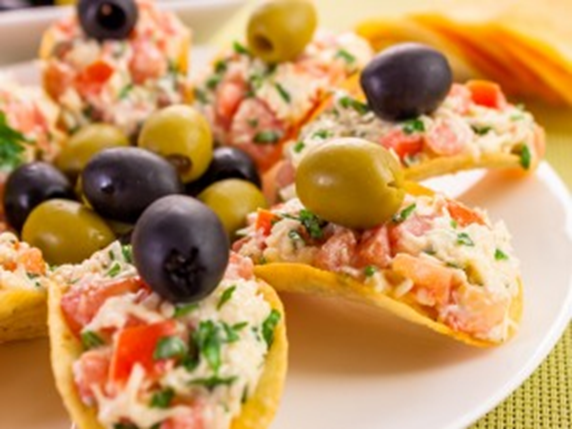 Закуска на чипсах