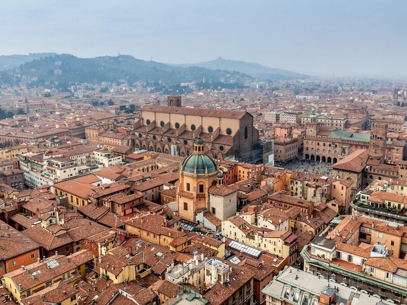 Онлайн-прогулка по Болонье