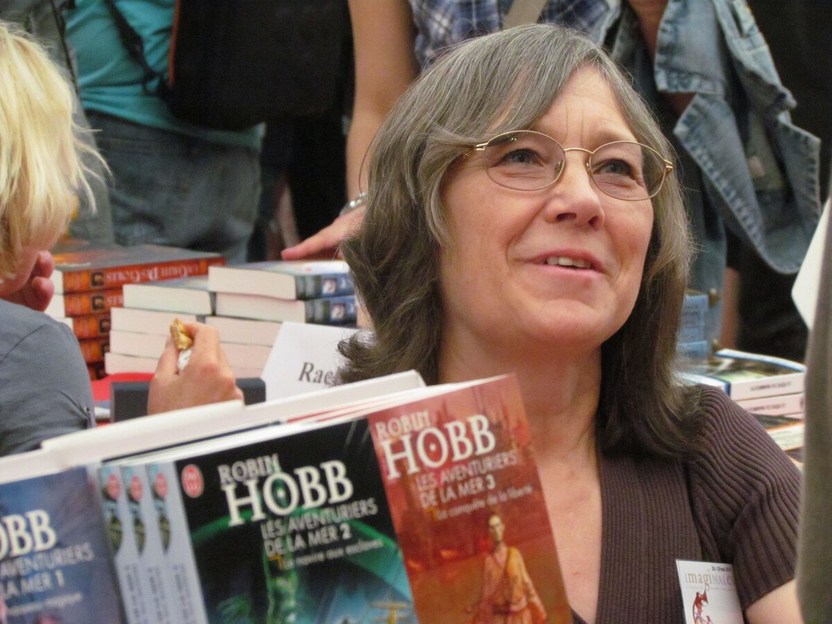 Робин Хобб - Маргарет Астрид Линдхольм Огден