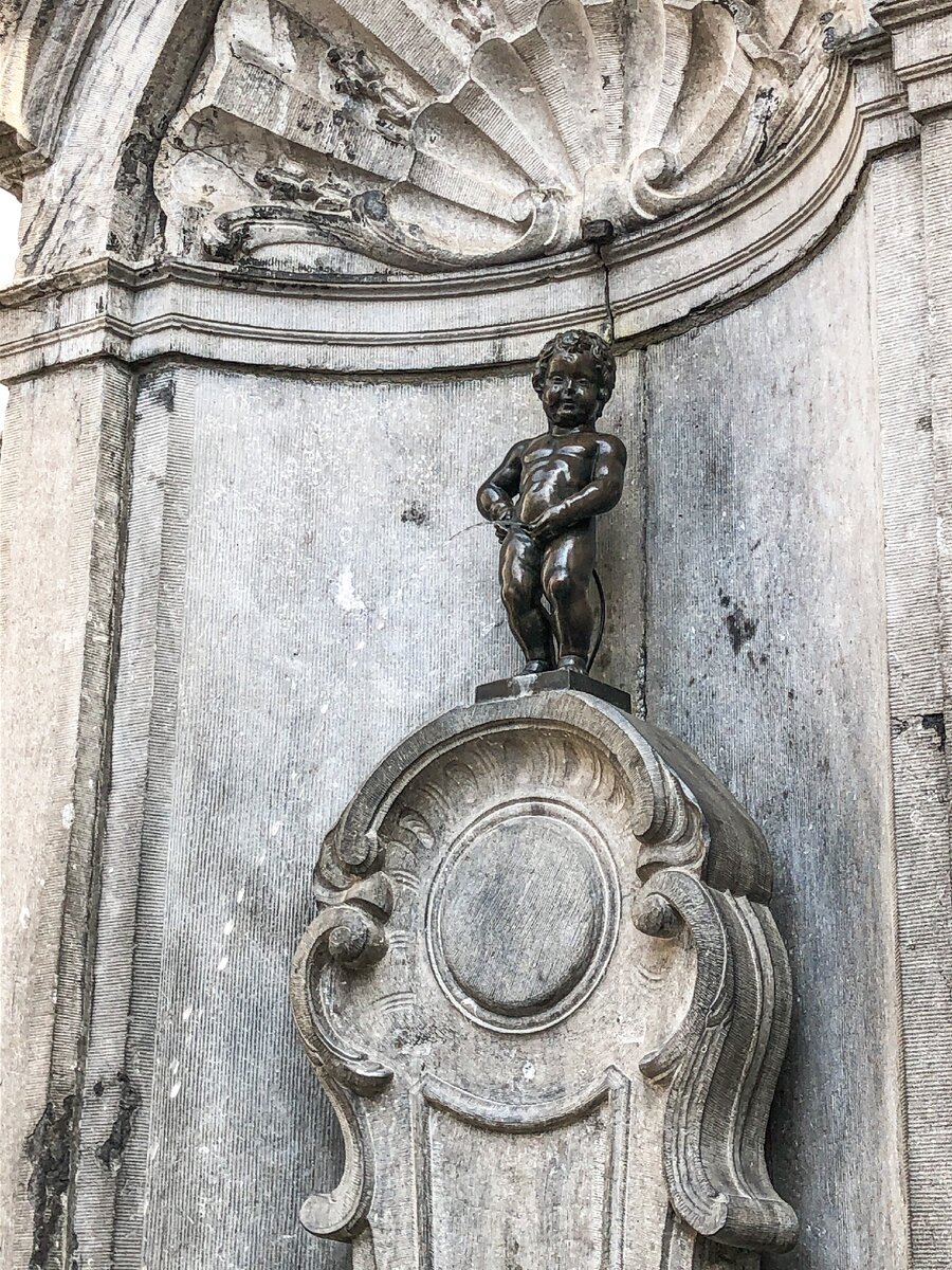 Фонтан «Писающий мальчик» - как символ о моих приключениях в Брюсселе :D