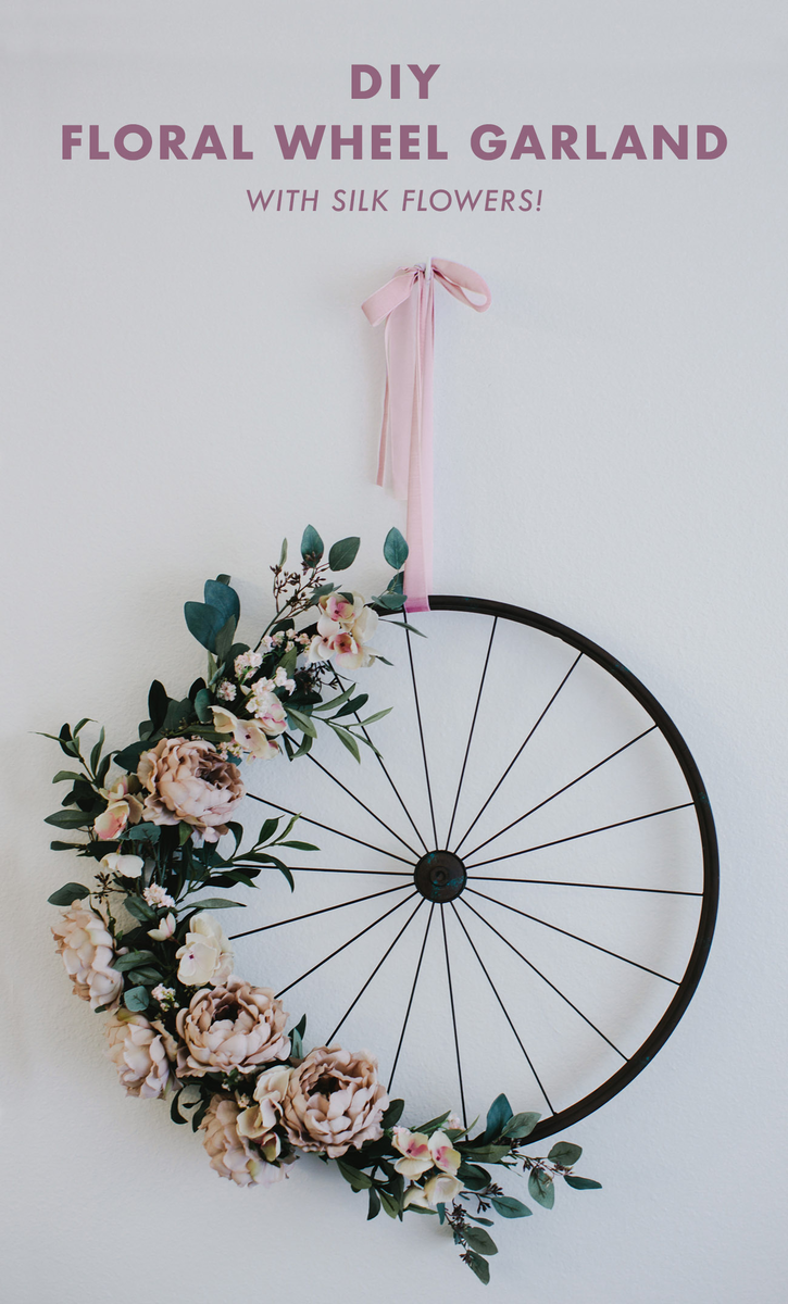 Сегодня мы делимся этой милой велосипедной колесной гирляндой, которую вы можете использовать для свадебного декора вокруг вашего места проведения, а также принести домой, чтобы украсить!