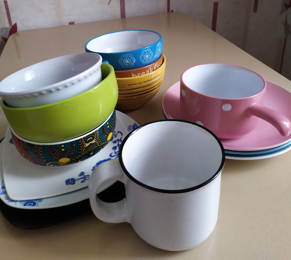 Вот что у меня нашлось. Некоторым предметам - по 5-7 лет. У вас случайно не сохранились такие же? 