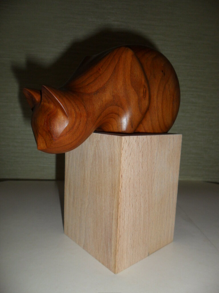 Статуэтка Кот. Авторская резьба по дереву.