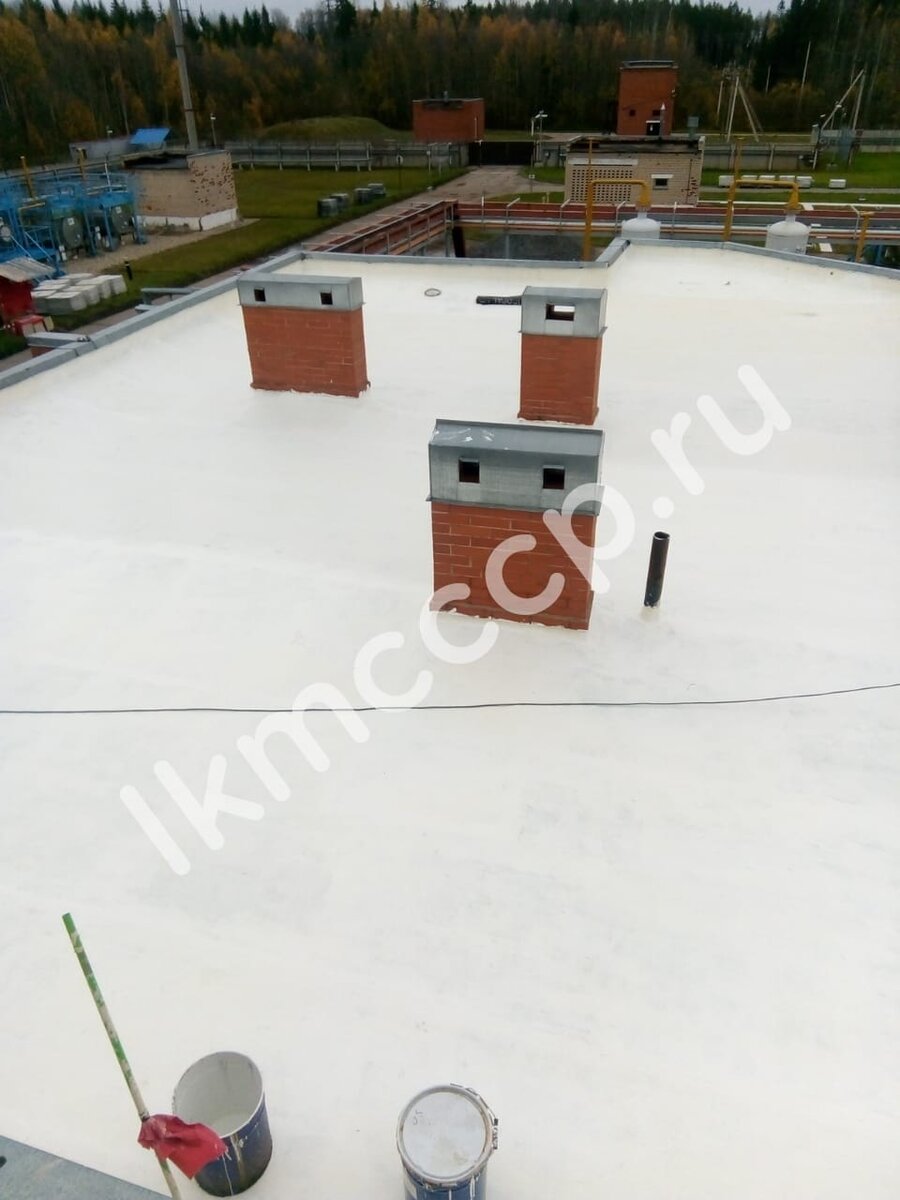 Гидроизоляция плоской кровли , лучшей по отзывам жидкой кровлей Адгезика С 500 ( жидкая резина для кровли светостойкая ), как бывалых строителей , так и обычных людей , которые своими руками успешно провели гидроизоляцию своих крыш , всего лишь следуя нашим инструкциям .