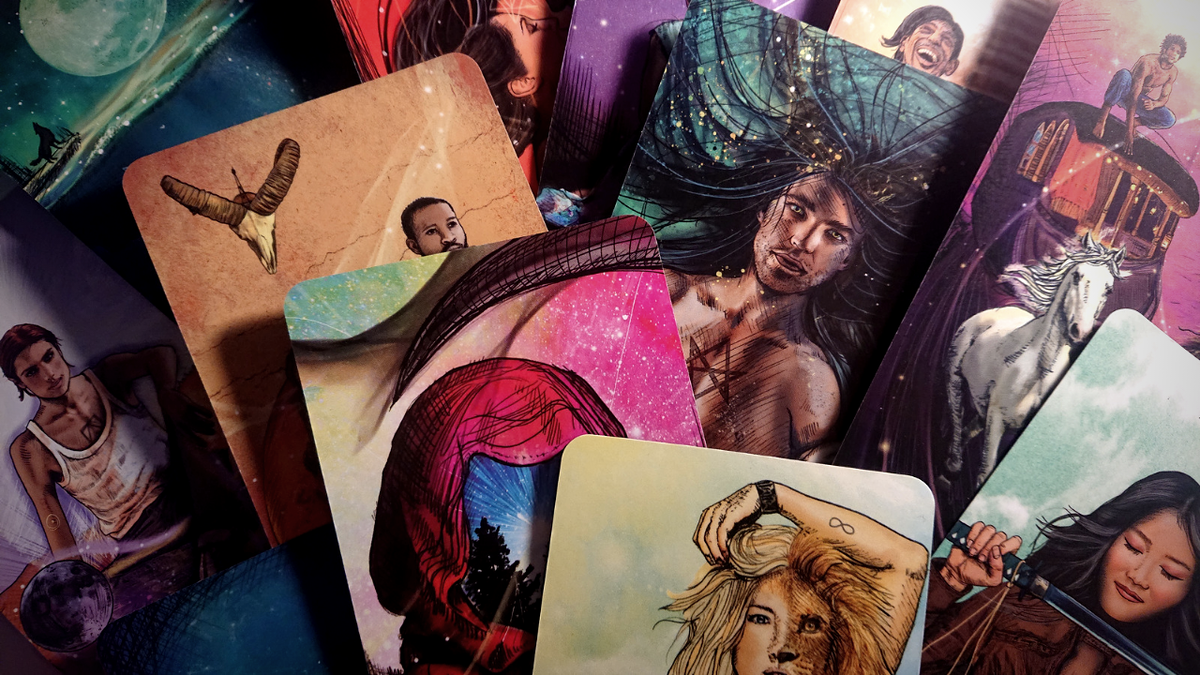 Чудесная колода The Light Seer's Tarot автора Chris-Anne, у меня отлично показывает вопросы работы и денег.