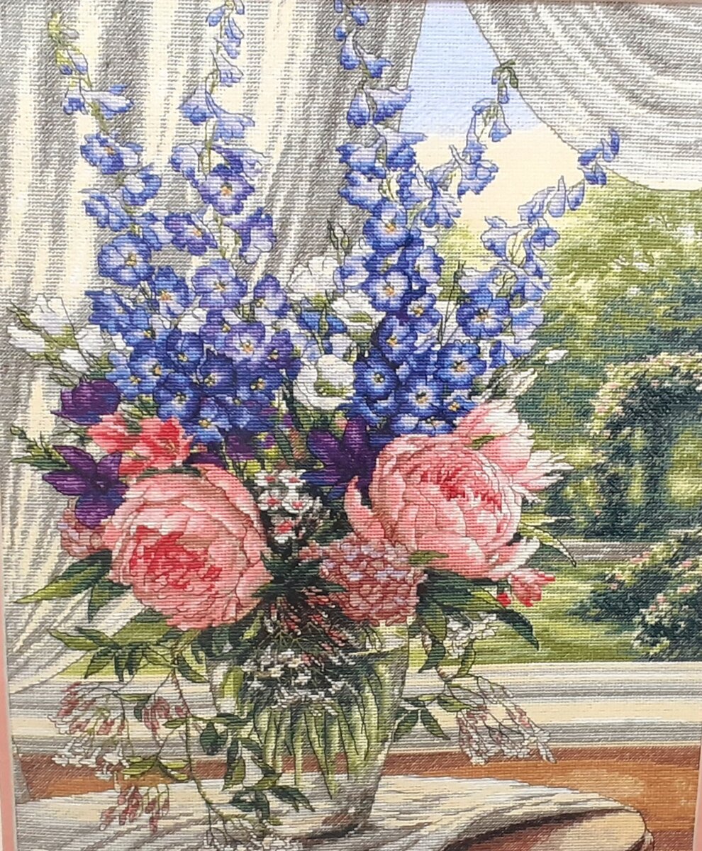Набор для вышивания "Пионы и Дельфиниумы". Состав набора: хлопковое мулине 39 цветов,18 канва Аида белого цвета, схема, инструкция. Размер готовой работы 30*38см. Заполнение полное.
