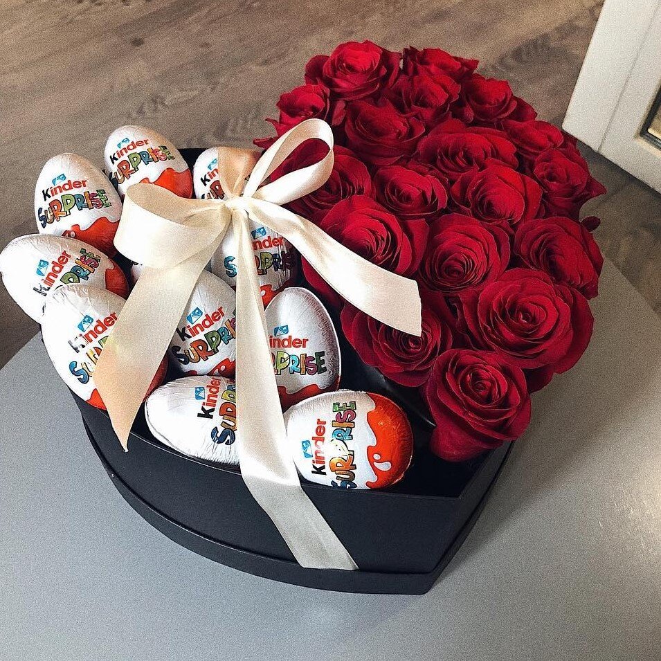Композиция в шляпной коробке