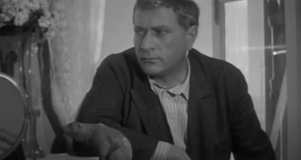 Захар Столетов (Алексей Глазырин), кадр из фильма "Знойный июль" (1965)