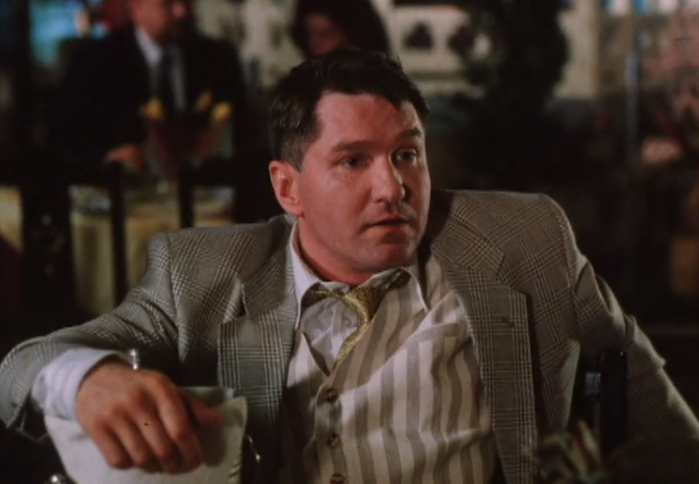 Игорь Бочкин в роли Олега Барханова. Кадр из кинофильма "Барханов и его телохранитель", 1996 г., режиссер и сценарист Валерий Лонской, композитор Анатолий Кролл (скриншот) 