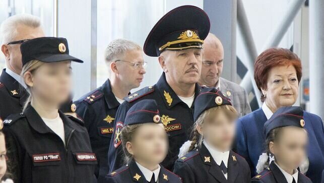     Глава регионального УМВД по Ростовской области Олег Агарков получил орден Александра Невского, сообщили в полиции.