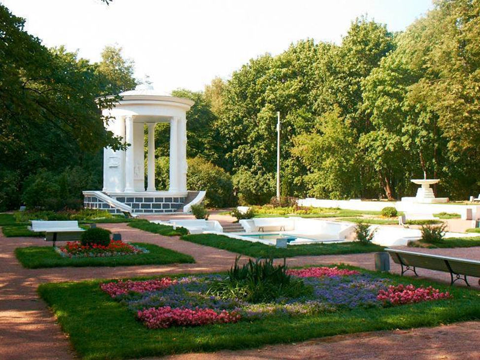 Какой сад в москве. Нескучный сад в Москве. Парк Нескучный сад. Эрмитаж в Нескучном саду Москва. Нескучный парк парк Горького.