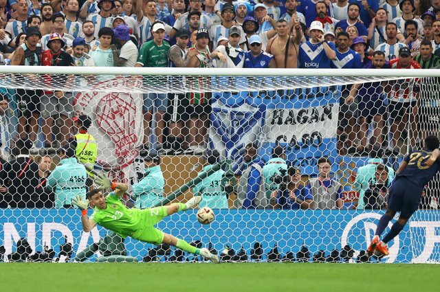    Сколько времени максимум могут добавить в футбольном матче?