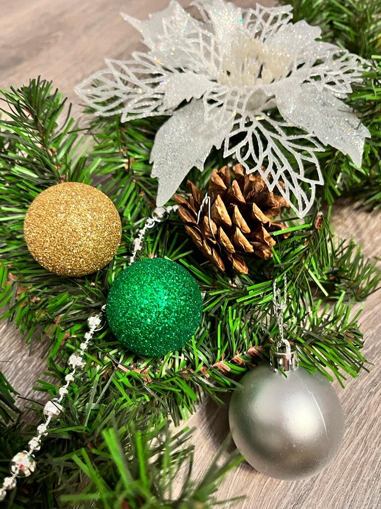 Подруга молодец. Красоту дома наводит. А я никак