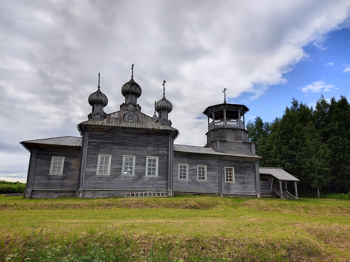 Церковь в деревне Заозерье (Архангельская обл., Лешуконский р-н). Фото Егора Староверова