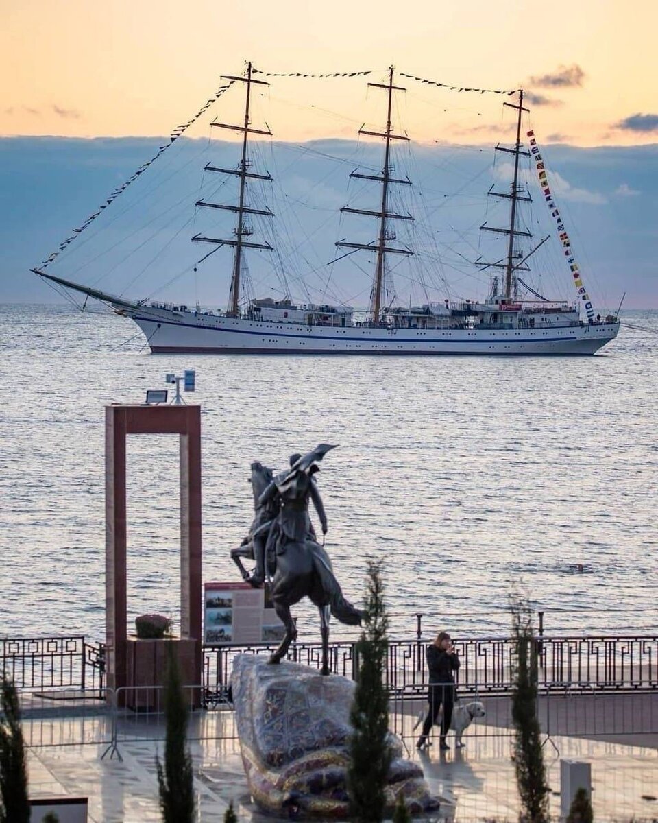 Набережная Феодосии. Фото: А. Шелякин