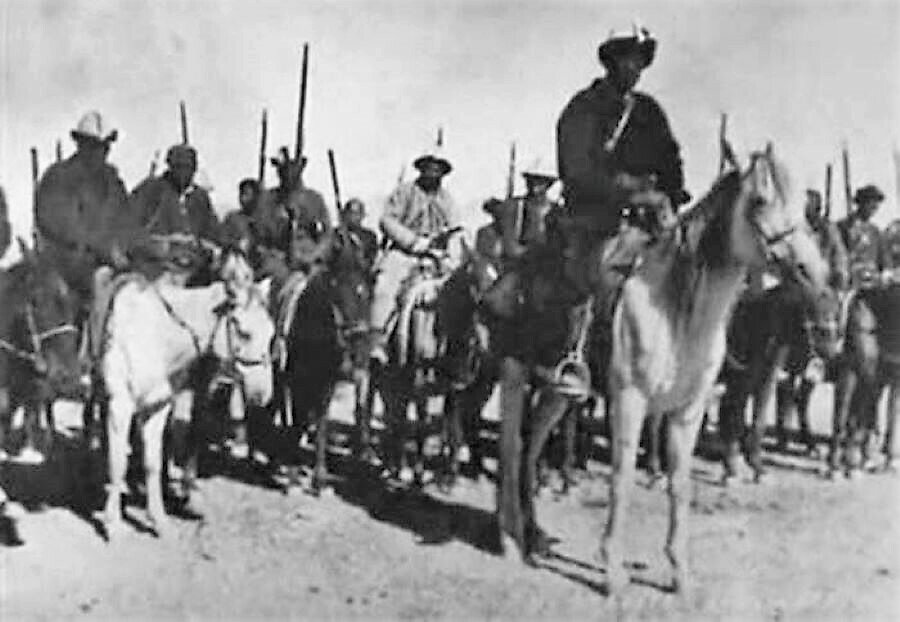 
Вооруженные повстанцы Туркестана. Источник фото: kulturologia.ru