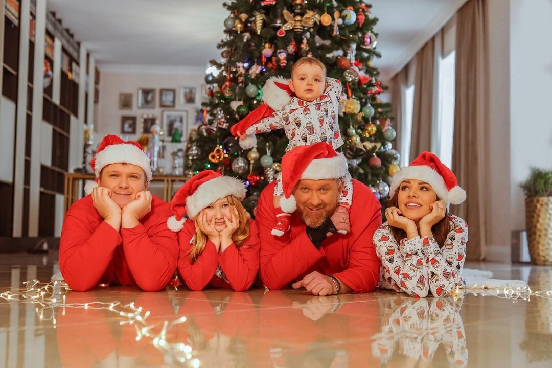 Елка Константина и Валерии Ивлевых