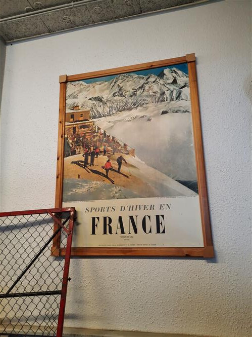 Открытка 50х годов: зимний спорт во Франции.