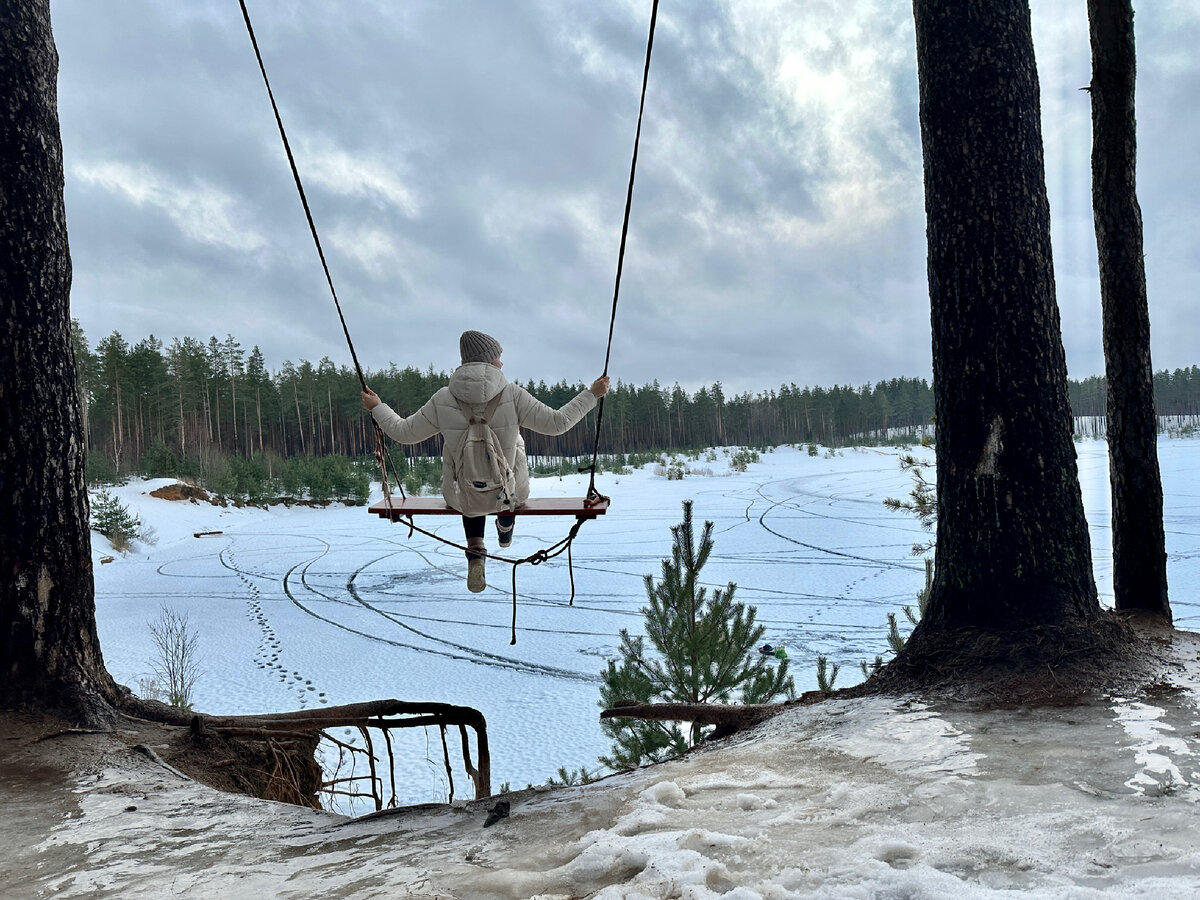 Качели на озере Лазурное