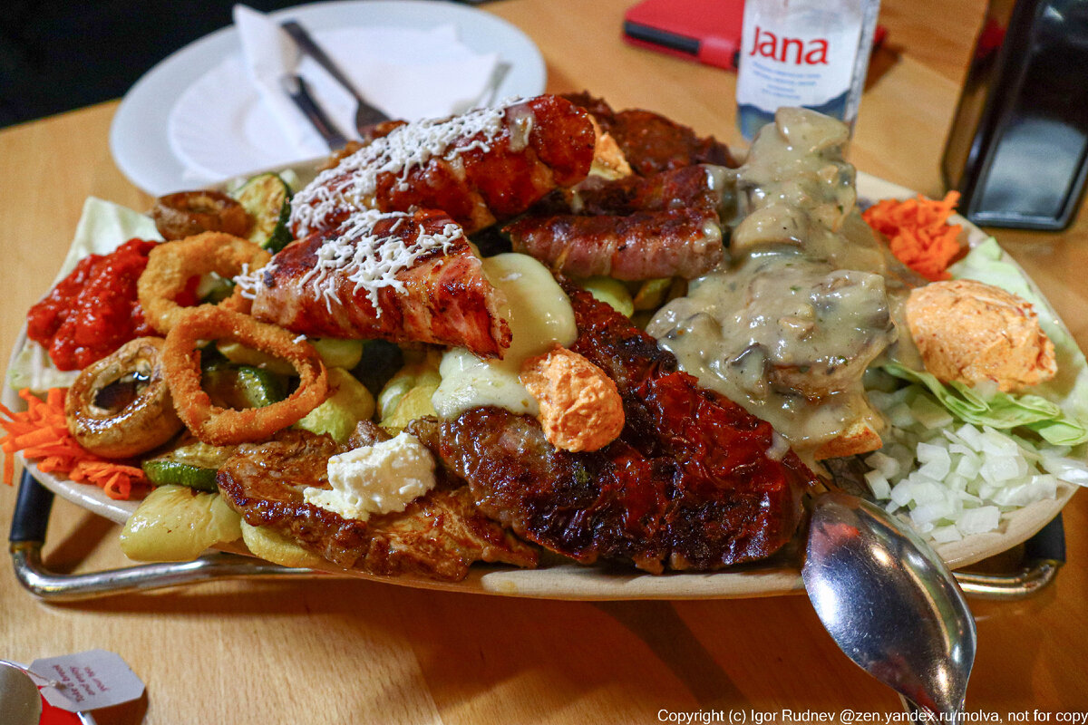 Самая большая порция мяса, которую мне когда-либо приносили в ресторане ...