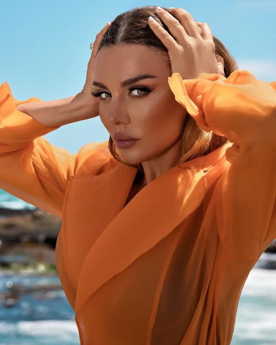 На фото Анна Седокова