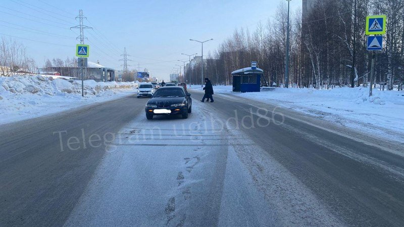    Объезжал стоящие авто? В Югре «Тойота» сбила женщину на переходе