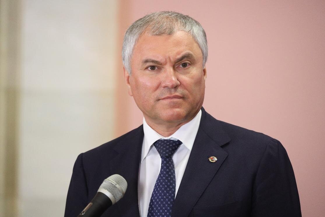 По словам главы Парламентского Собрания Союза Беларуси и России, память о Победе объединяет народы России, Беларуси и Украины, это не дает покоя нынешнему киевскому режиму 